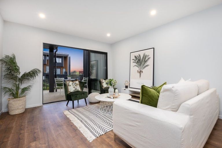 Photo of property in 120 Te Oneroa Way, Long Bay, Auckland, 0630