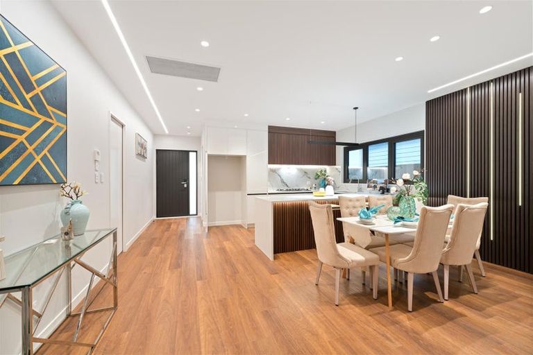 Photo of property in 25 Whakairo Crescent, Gulf Harbour, Whangaparaoa, 0930