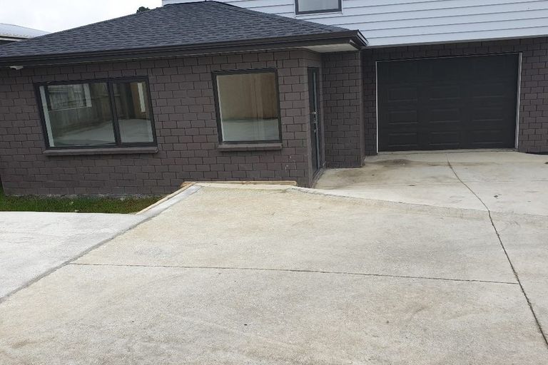 Photo of property in 18a Riverpark Crescent, Henderson, Auckland, 0610