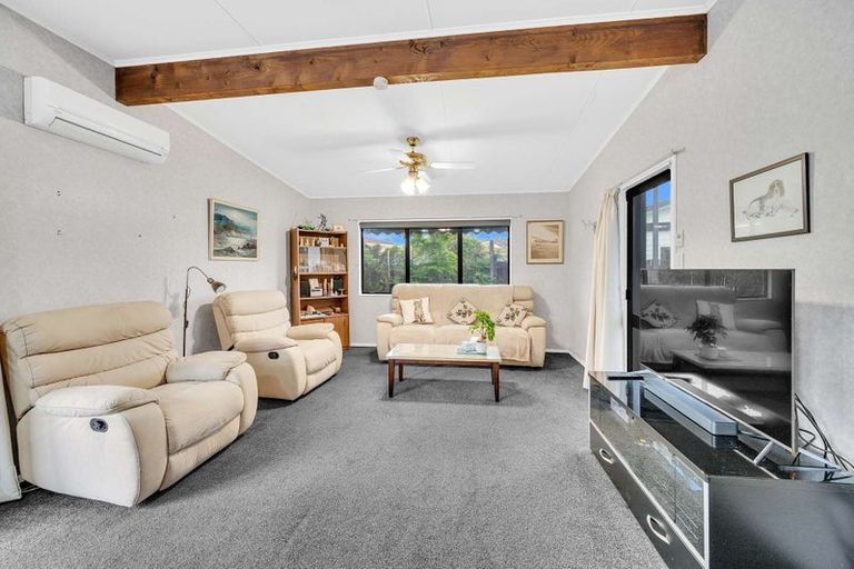 Photo of property in 2/17 Townshend Crescent, Greenmeadows, Napier, 4112