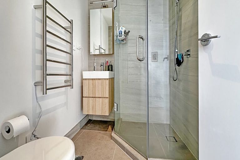 Photo of property in 401/1 Buscomb Avenue, Henderson, Auckland, 0610