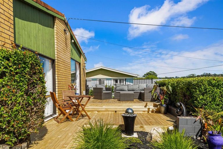 Photo of property in 13 Surf Road, Stanmore Bay, Whangaparaoa, 0932