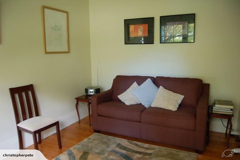 Photo of property in 106 Station Road, Kumeu, 0891