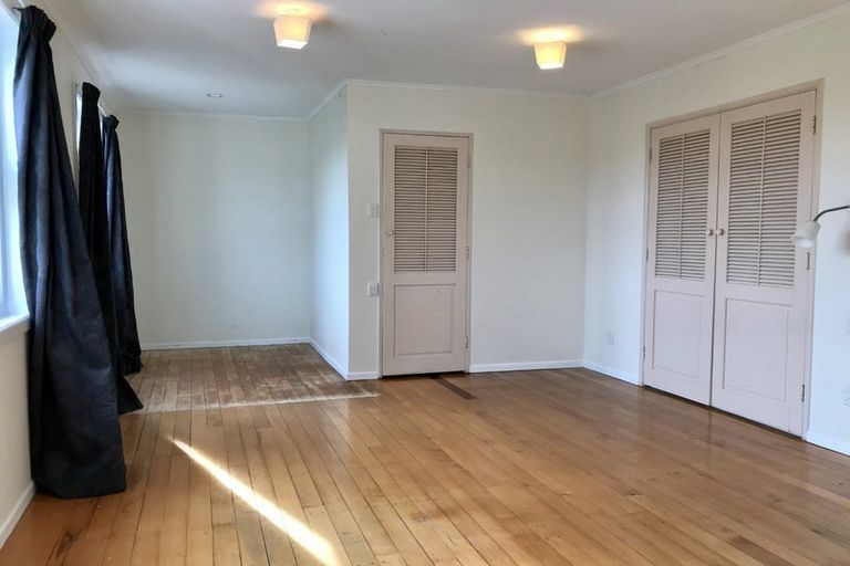 Photo of property in 82 Tannadyce Street, Strathmore Park, Wellington, 6022