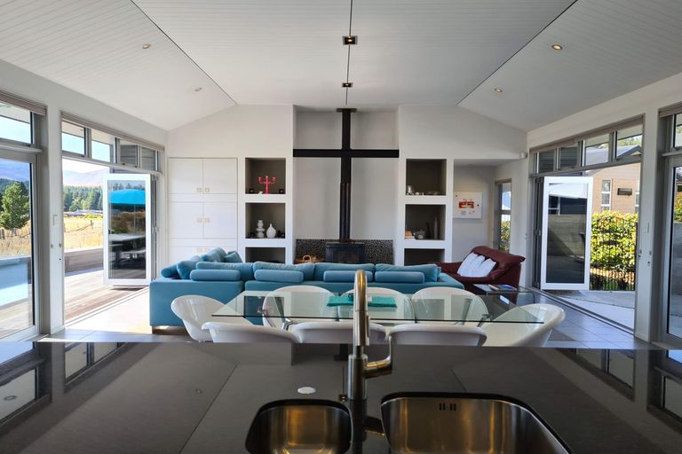 Photo of property in 9 Dwyer Place, Lake Tekapo, 7999