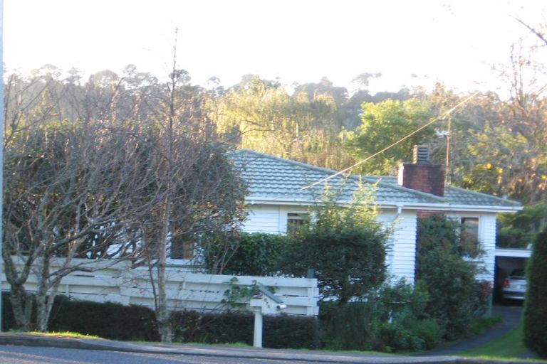 Photo of property in 671 Swanson Road, Swanson, Auckland, 0612