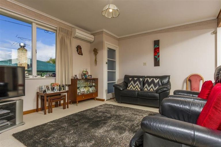 Photo of property in 70 Hillcrest Avenue, Hillcrest, Auckland, 0627
