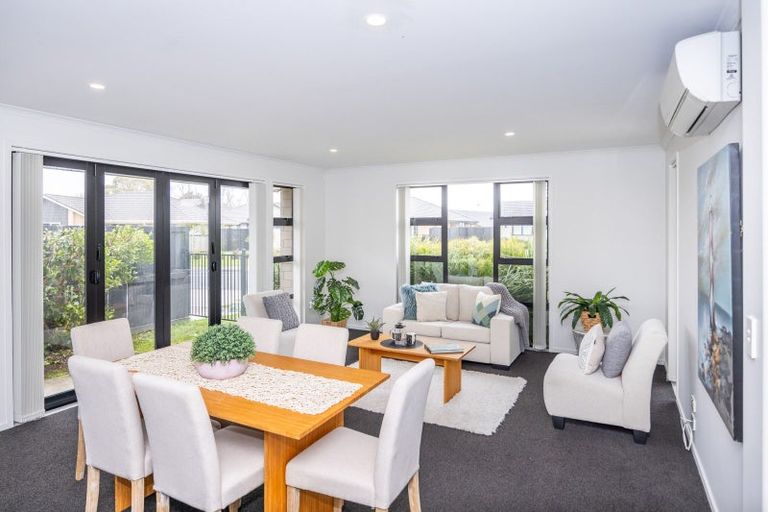 Photo of property in 8 Ladeira Place, Fitzroy, Hamilton, 3206
