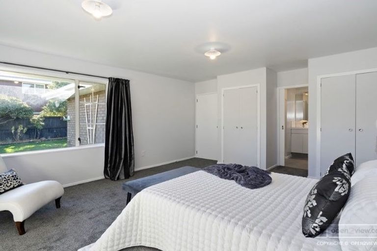 Photo of property in 51 Queenspark Drive, Parklands, Christchurch, 8083