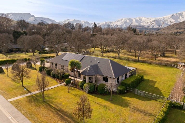 Photo of property in 4 Crawford Place, Lake Hayes, Queenstown, 9304