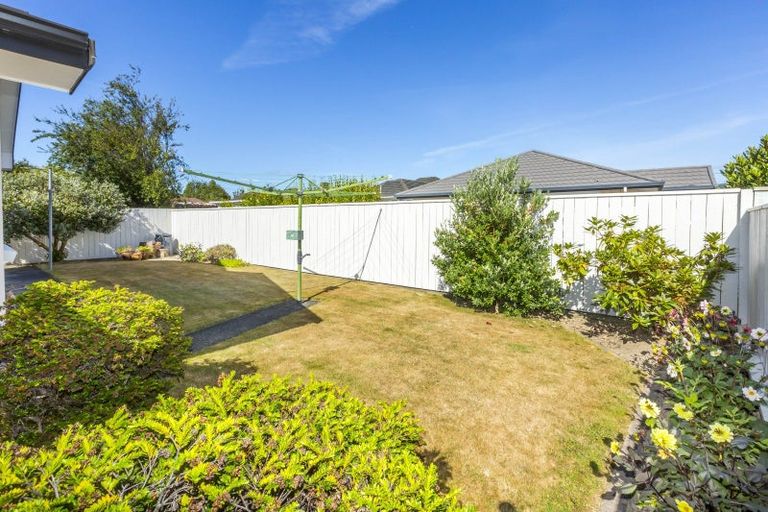 Photo of property in 16 Comeskey Grove, Elderslea, Upper Hutt, 5018