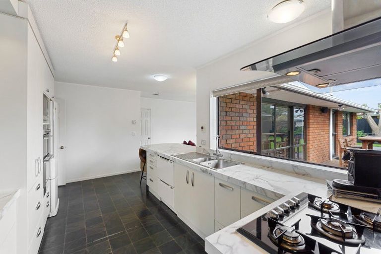 Photo of property in 5 Oakwood Grove, Paraparaumu Beach, Paraparaumu, 5032