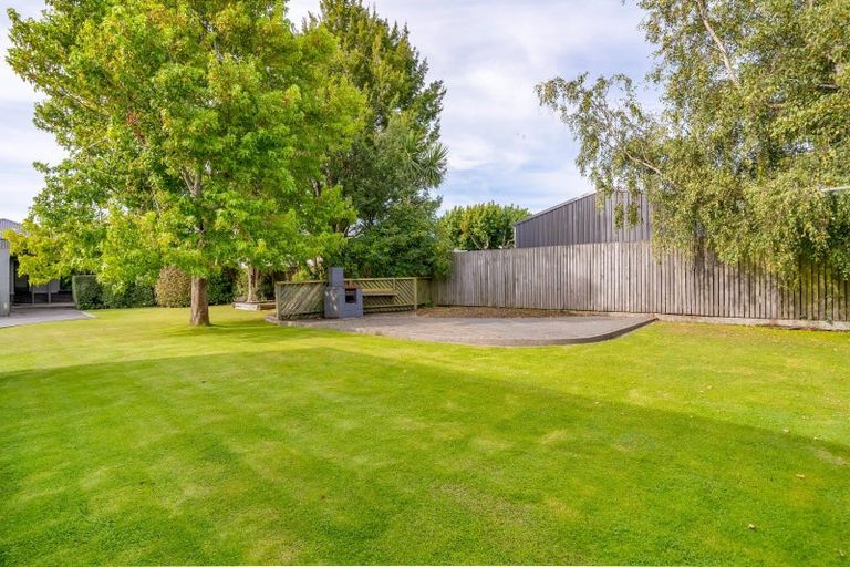 Photo of property in 15 Home Street, Winton, 9720