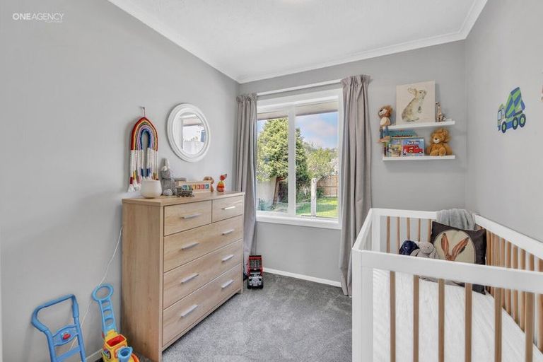 Photo of property in 17 Newport Street, Avondale, Christchurch, 8061