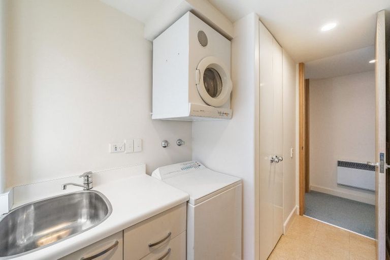Photo of property in 6/308 Oriental Parade, Oriental Bay, Wellington, 6011