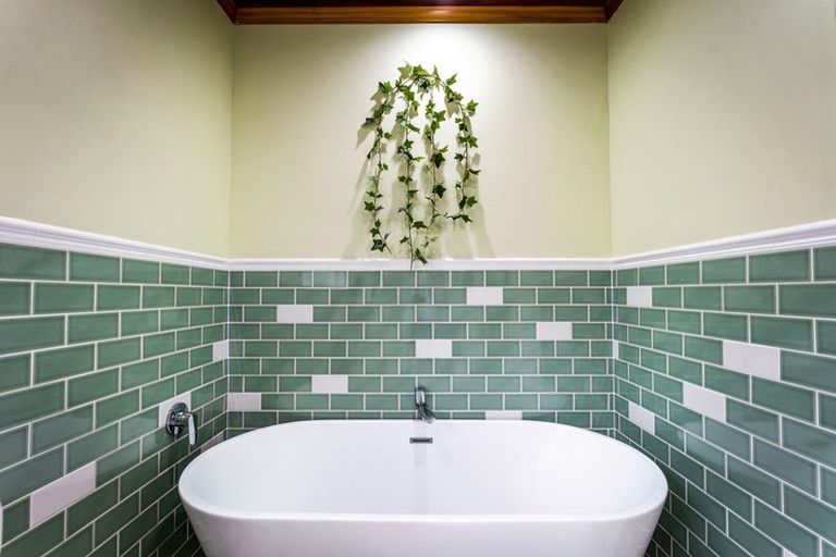 Photo of property in 33 Peel Place, Wainuiomata, Lower Hutt, 5014