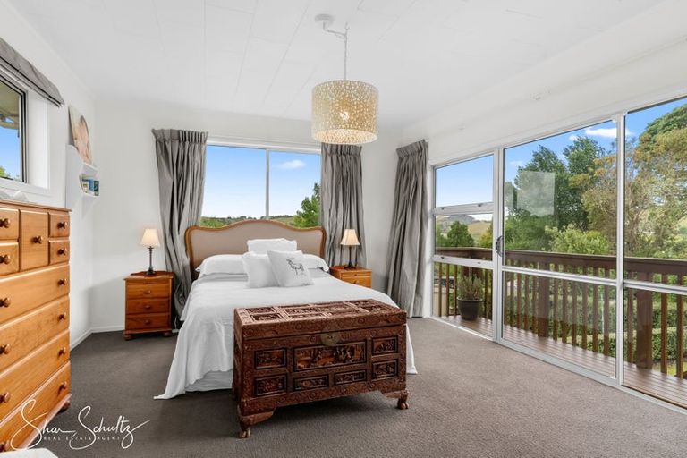 Photo of property in 21 View Street, Maungaturoto, 0520