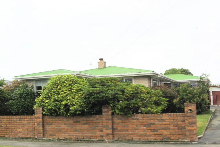 Photo of property in 19 Moyna Avenue, Dallington, Christchurch, 8061