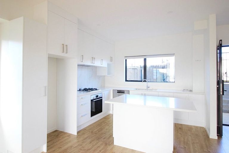 Photo of property in 11a Putiputi Way, Papakura, 2110