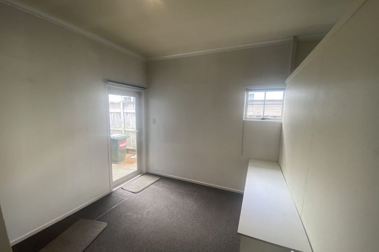 Photo of property in 28 Mulvaney Crescent, Henderson, Auckland, 0612
