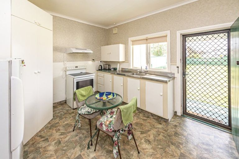 Photo of property in 12 Roberts Avenue, Aramoho, Whanganui, 4500