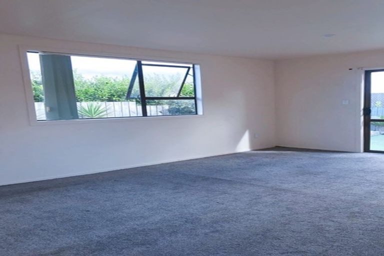 Photo of property in 12 Greville Road, Pinehill, Auckland, 0632