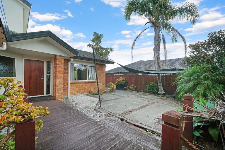 Photo of property in 100 Westerham Drive, Dannemora, Auckland, 2016