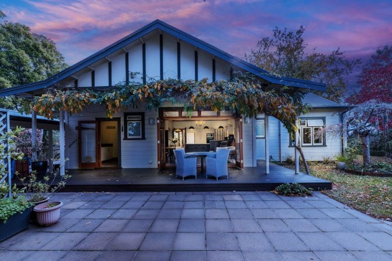 Photo of property in 35 Iona Road, Havelock North, 4130