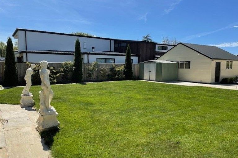 Photo of property in 55 Straven Road, Riccarton, Christchurch, 8011