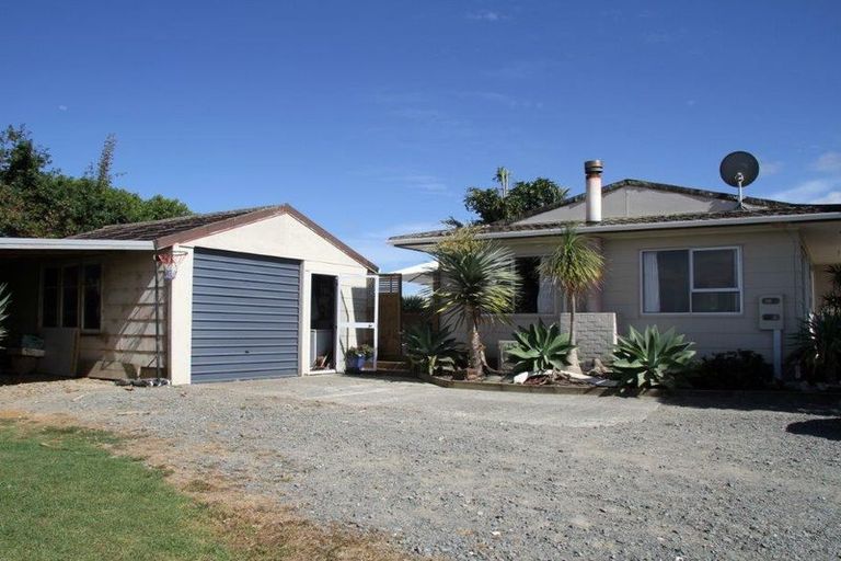 Photo of property in 2 Harrys Lane, Pukenui, 0484