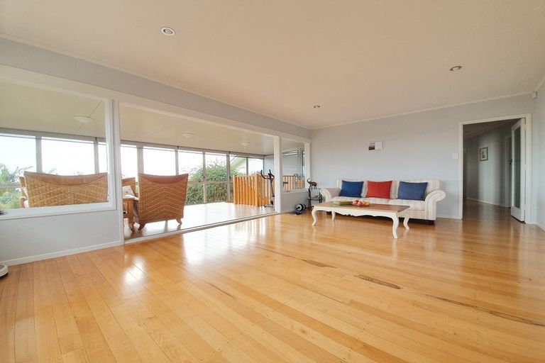 Photo of property in 1/24 Pigeon Mountain Road, Half Moon Bay, Auckland, 2012