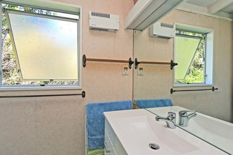 Photo of property in 20 Priestley Road, Bluff Hill, Napier, 4110