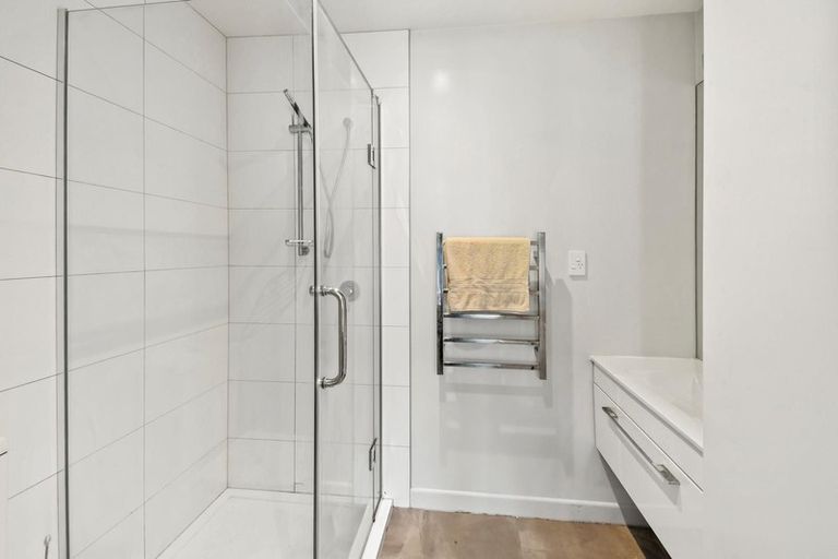 Photo of property in 14 Patiti Parade, Mangere Bridge, Auckland, 2022