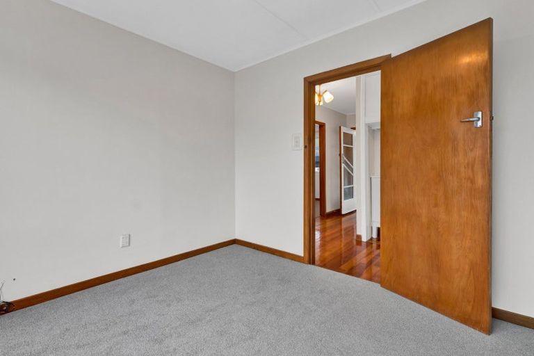 Photo of property in 5 Truby King Street, Merrilands, New Plymouth, 4312