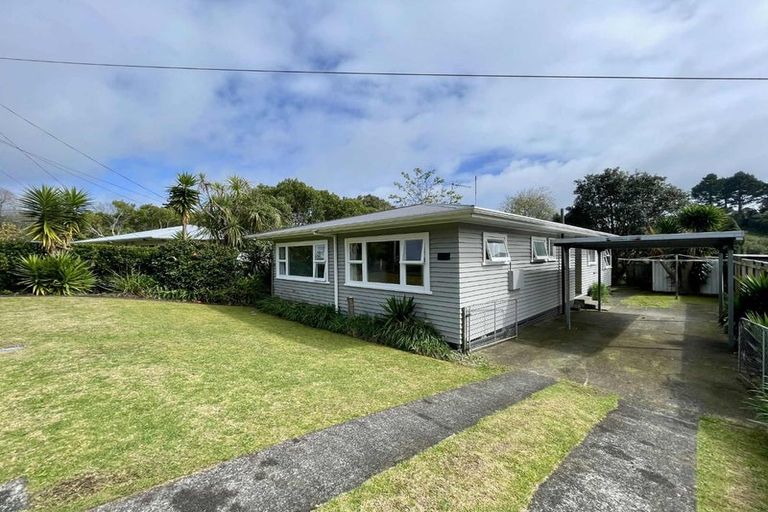 Photo of property in 15 Beaumont Crescent, Frankleigh Park, New Plymouth, 4310