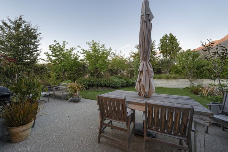 Photo of property in 2 Falconer Rise, Jacks Point, Queenstown, 9371