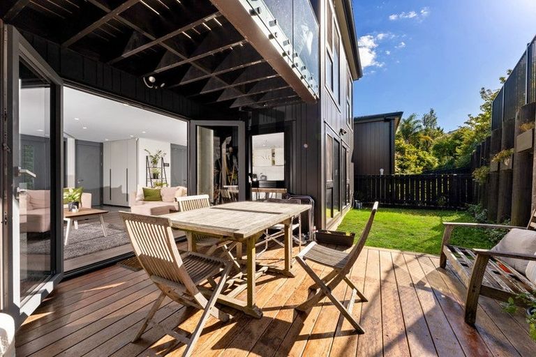 Photo of property in 48a Peter Terrace, Castor Bay, Auckland, 0620