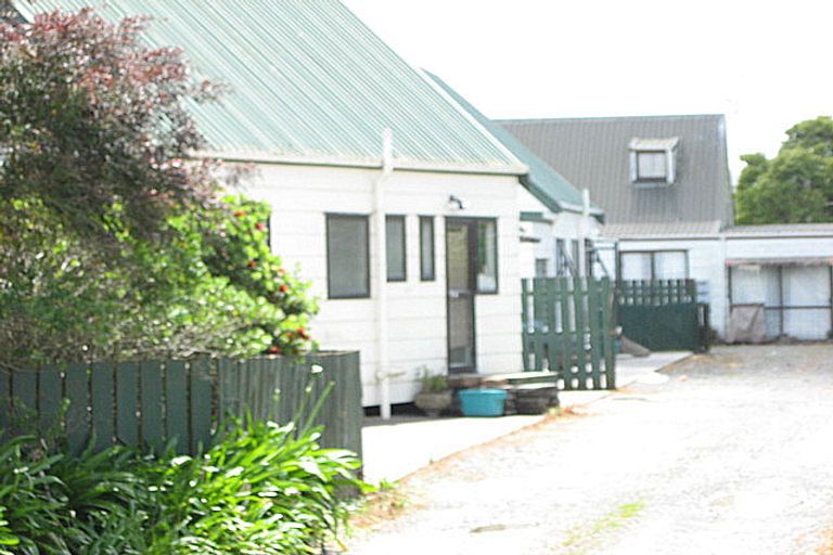 Photo of property in 2/140 Great South Road, Drury, 2113