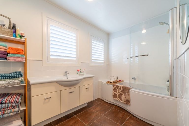 Photo of property in 82 Douglas Street, Highfield, Timaru, 7910