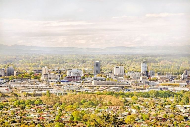 Photo of property in 85 Dyers Pass Road, Cashmere, Christchurch, 8022