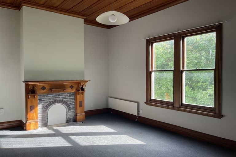 Photo of property in 23 Enfield Road, Hospital Hill, Napier, 4110