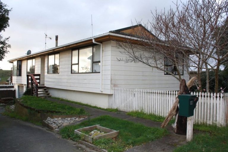Photo of property in 44 Lupin Road, Otaki, 5512