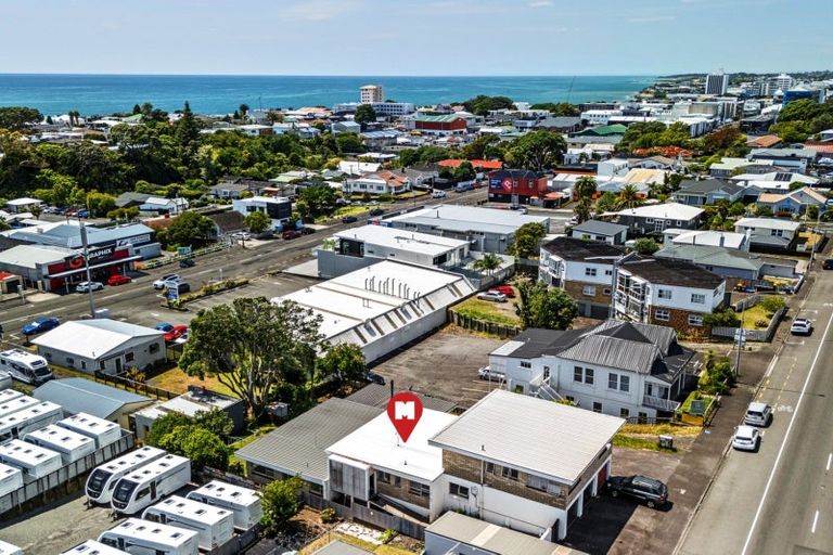 Photo of property in 2/194 Powderham Street, New Plymouth, 4310