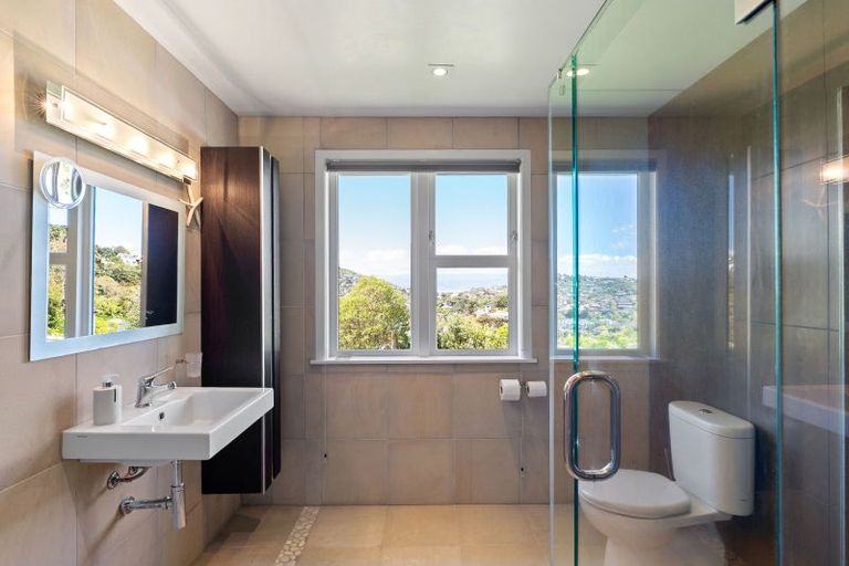 Photo of property in 7 Doris Gordon Crescent, Crofton Downs, Wellington, 6035