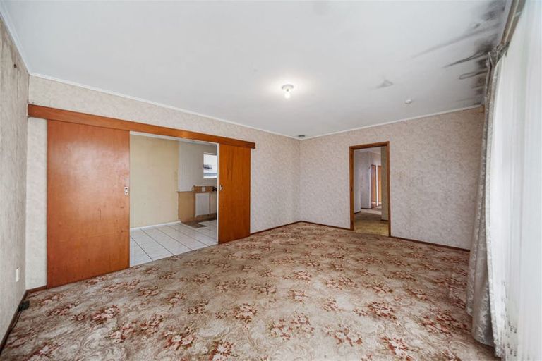 Photo of property in 21 Convair Crescent, Mangere, Auckland, 2022