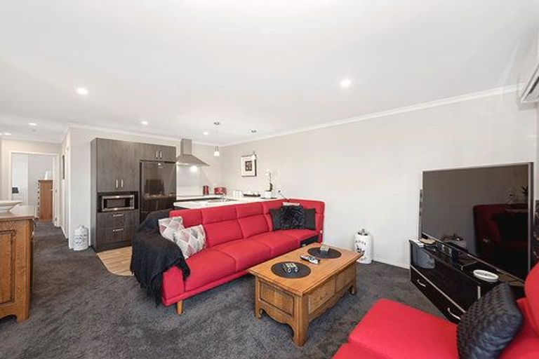 Photo of property in 1/142 Forest Lake Road, Forest Lake, Hamilton, 3200