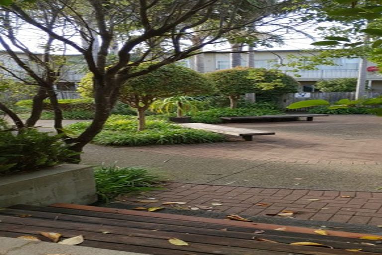 Photo of property in 1/72l Kitchener Road, Milford, Auckland, 0620