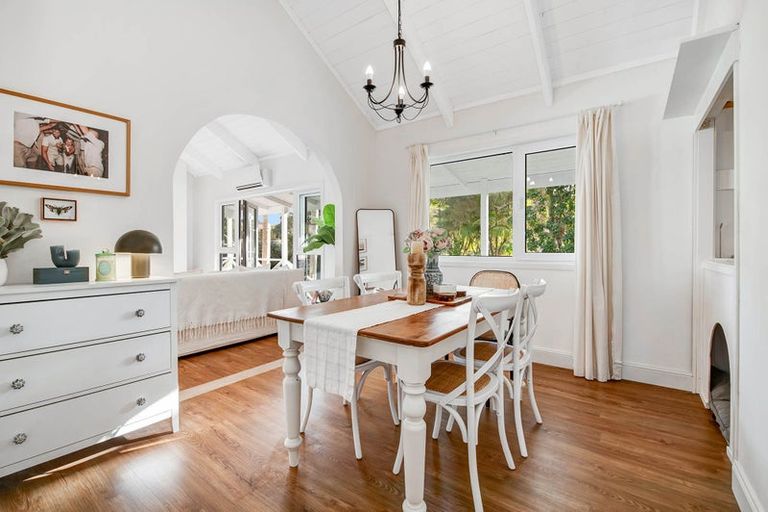 Photo of property in 61 Brian Crescent, Stanmore Bay, Whangaparaoa, 0932