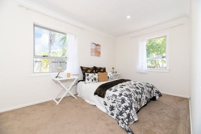 Photo of property in 1/29 Humphrey Kemp Avenue, Henderson, Auckland, 0612