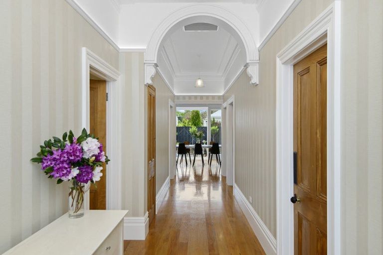 Photo of property in 75 Holly Road, St Albans, Christchurch, 8014